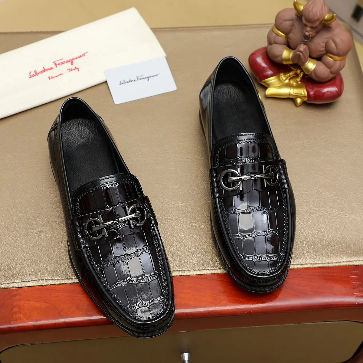 Men's shoes 250 🕷🕷🐂【Ferragamo】Ferragamo Popular fashionable casual shoes🇨🇳Official website counter 1:1 production, original mold opening💯Good quality can be seen, imported high-end first-layer pebbled calfskin, water-dyed🐂leather lining🌿very clear texture, high-quality waterproof, non-slip and wear-resistant outsole🎋high quality and low price, truly handmade🍓, color optional! Code number 38-44 (45. To be customized)